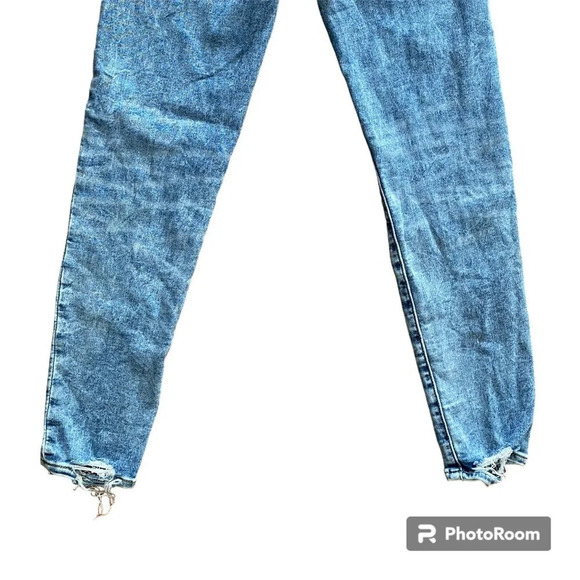 AMERICAN Eagle Light  Wash Ripped Skinny Jeans Super Stretch Jegging Size 0 - Picture 6 of 12